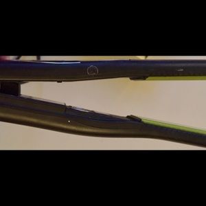 Brocato vibrastrait hair straightener
